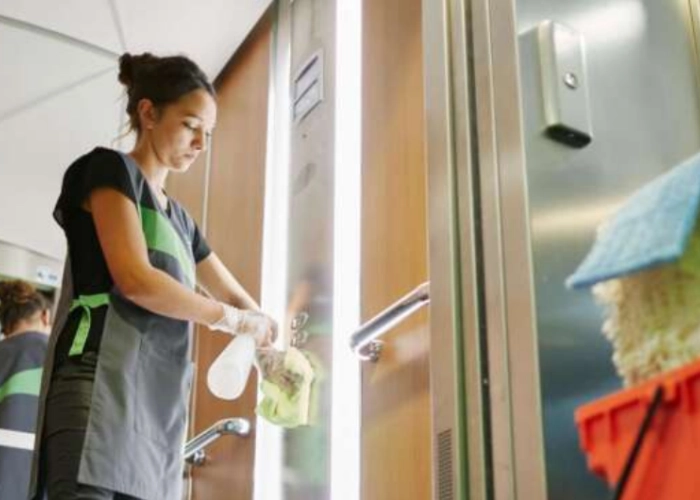 Pulizia delle parti comuni degli edifici a Latina 04100